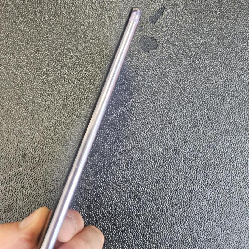 ������ ����V30S �������� �ܸ��� �߰���