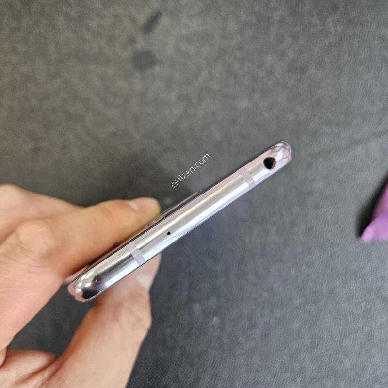 ������ ����V30S �������� �ܸ��� �߰���