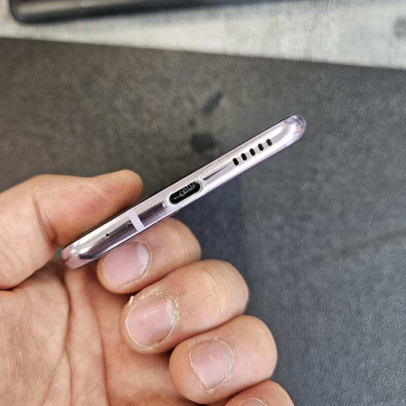 ������ ����V30S �������� �ܸ��� �߰���