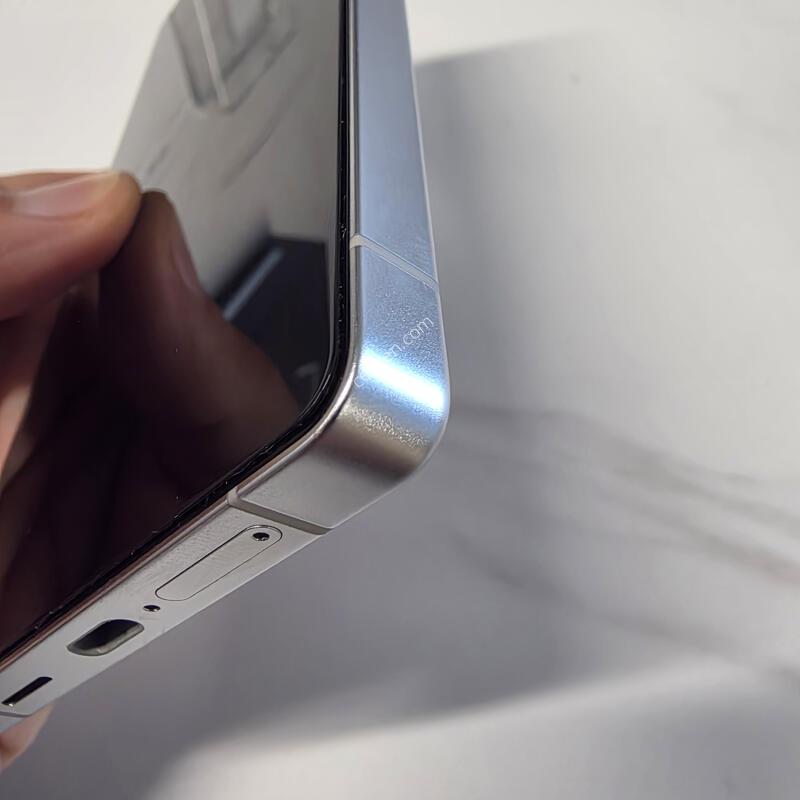 ������ S25��Ʈ�� 512GB ƼŸ�� ȭ��Ʈ �ǹ�