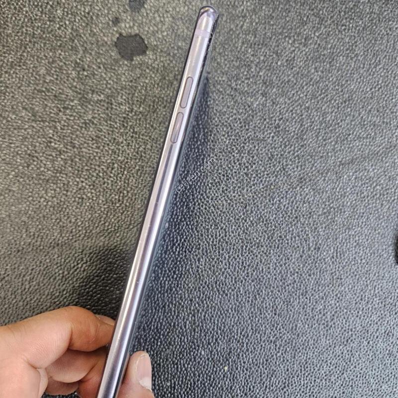 ������ ����V30S �������� �ܸ��� �߰���