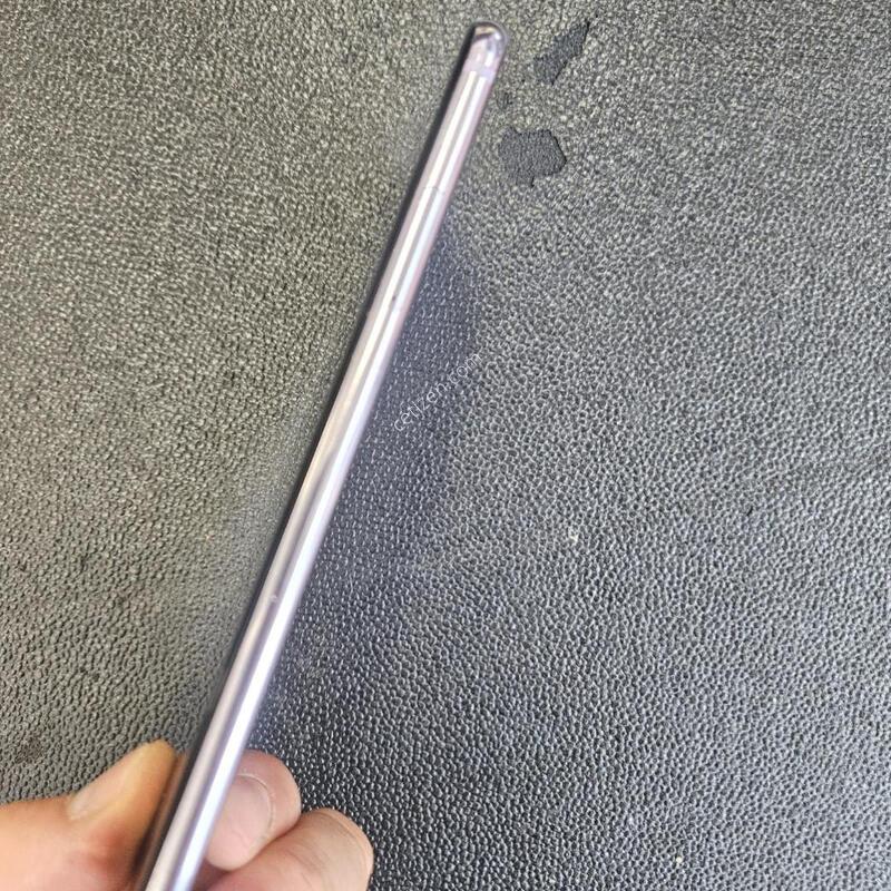 ������ ����V30S �������� �ܸ��� �߰���