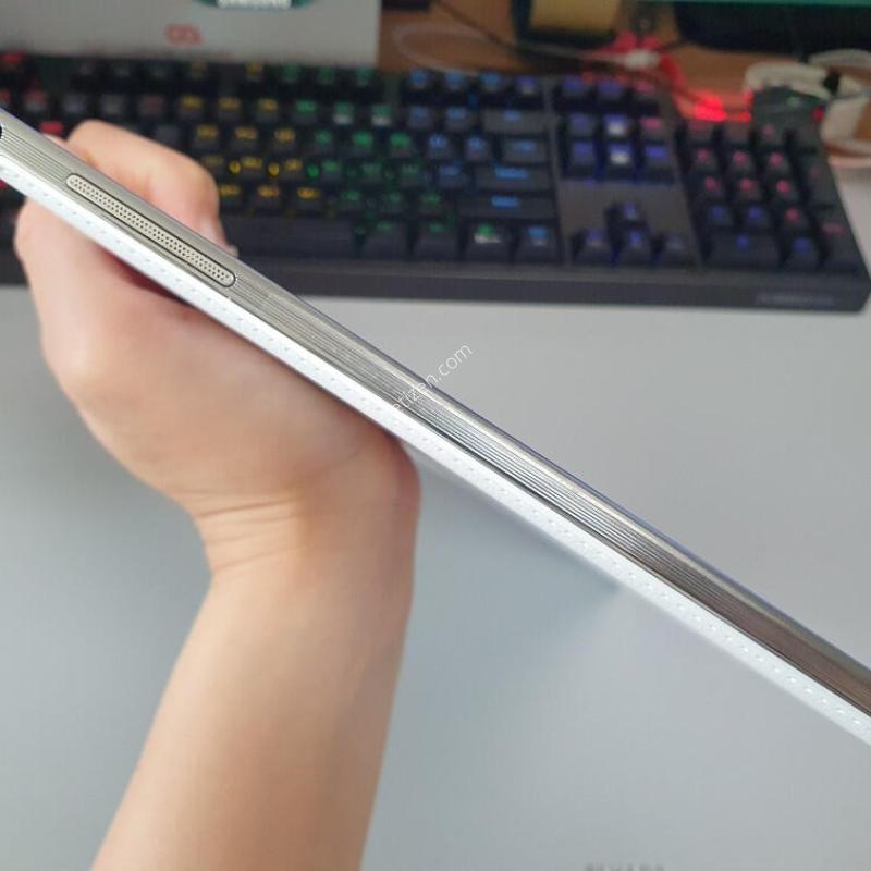 ������ ��Ʈ 10.1 / 32GB / ȭ��Ʈ