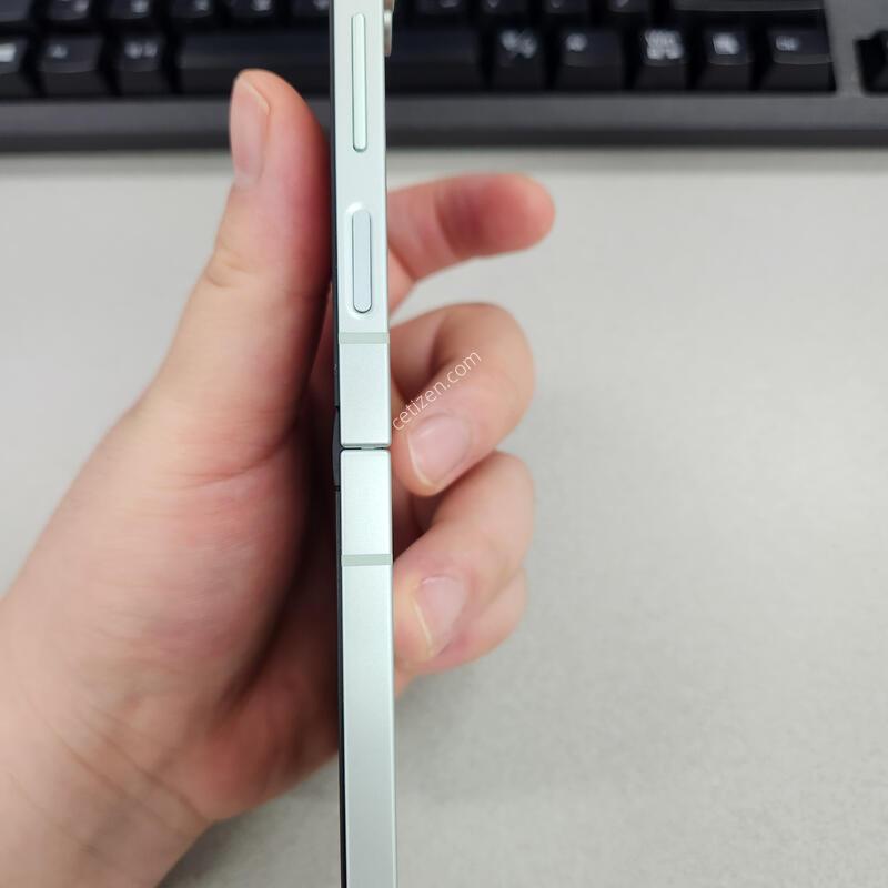 ������ Z FLIP6 �Ⱦƿ� SS�� (�ֻ��, ������)