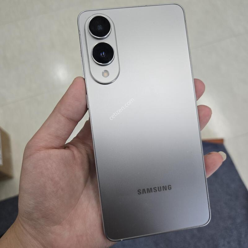 SS�� ������ S25���� 512GB �ڱ��� ����� �ǹ� �ܸŹ�