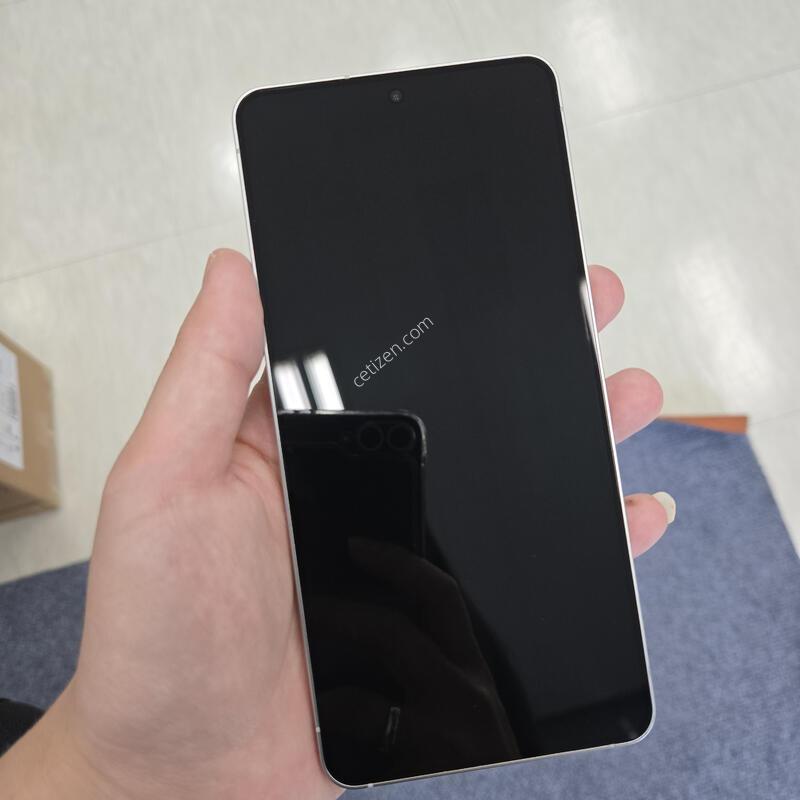 SS�� ������ S25���� 512GB �ڱ��� ����� �ǹ� �ܸŹ�