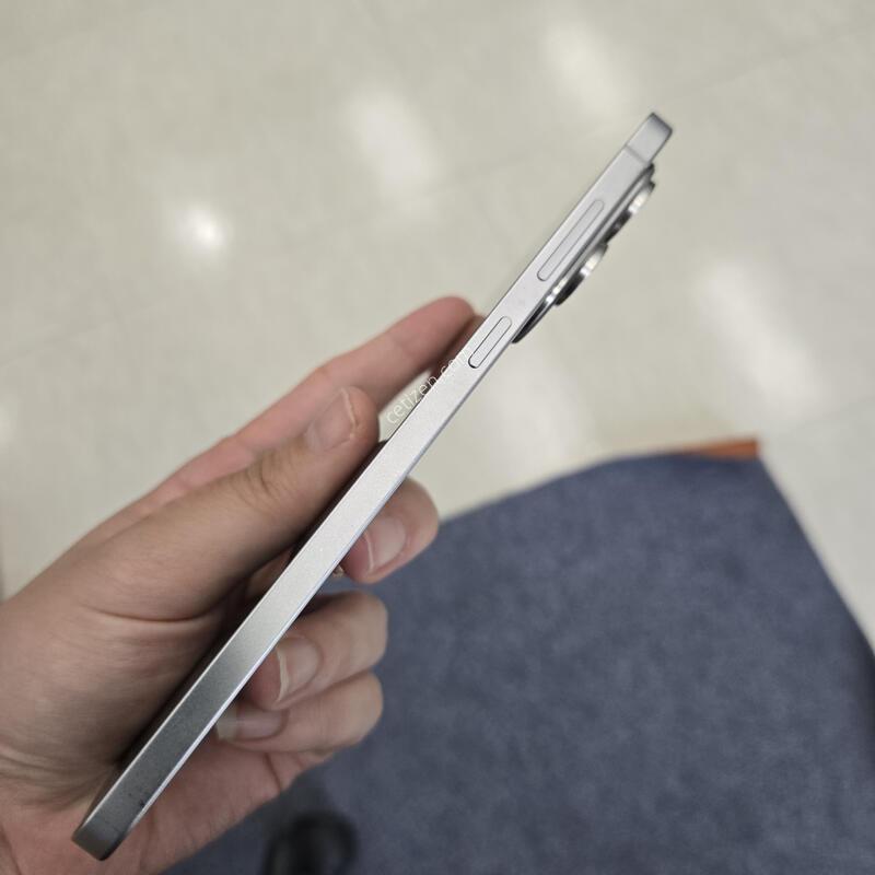 SS�� ������ S25���� 512GB �ڱ��� ����� �ǹ� �ܸŹ�