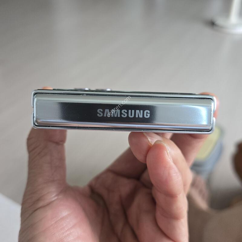Z�ø�5 256GB
