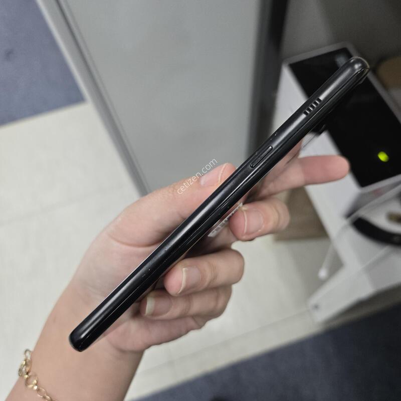 ������ A8 2018 ���� 32GB �ܰ� S��
