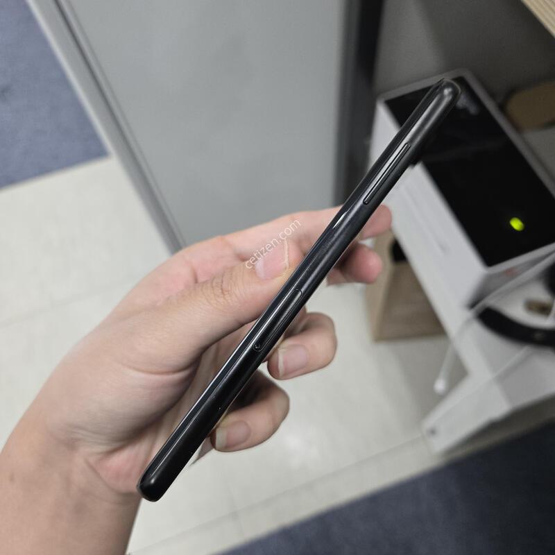 ������ A8 2018 ���� 32GB �ܰ� S��