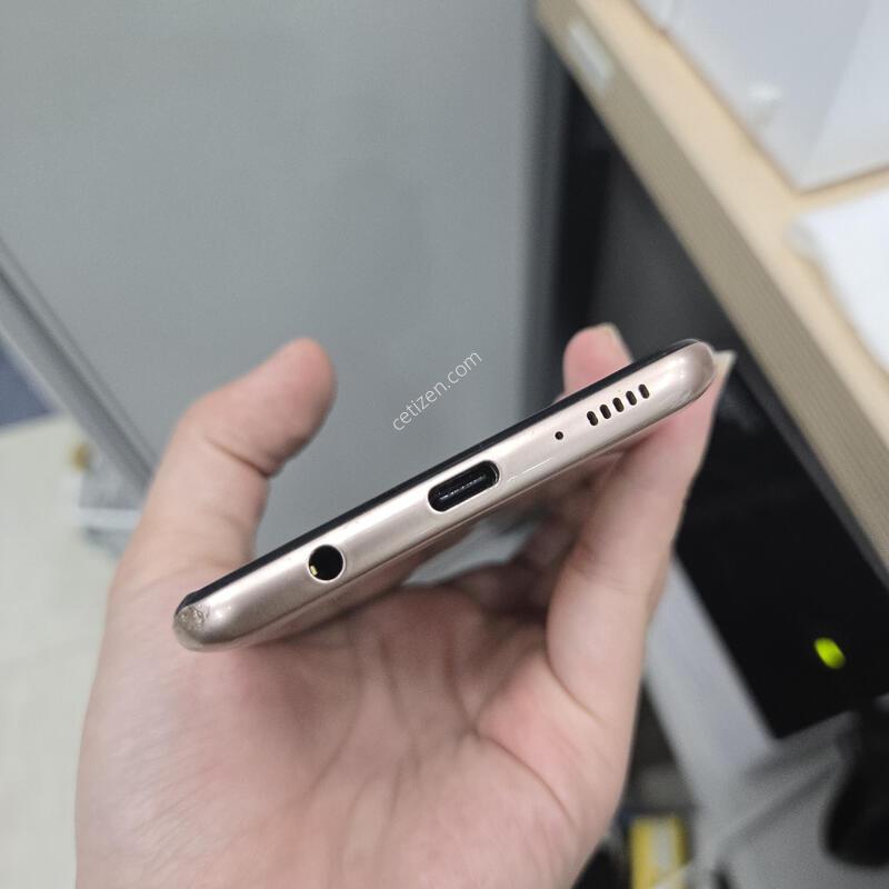 ������ ���̵�4 ��� 32GB �ܻ��� ������ �����Ǹ�