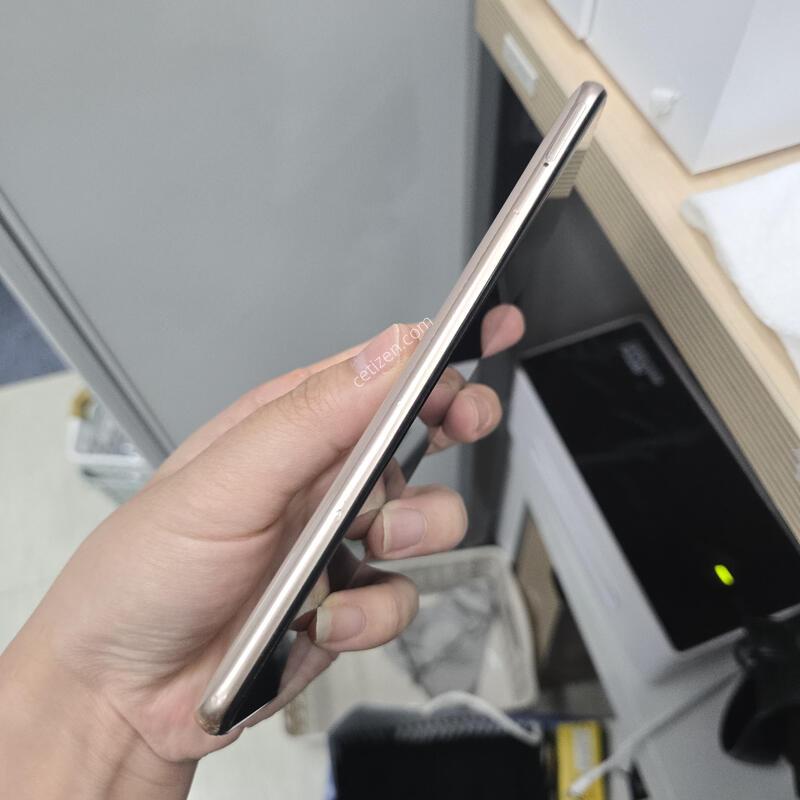 ������ ���̵�4 ��� 32GB �ܻ��� ������ �����Ǹ�