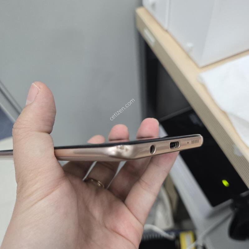 ������ ���̵�4 ��� 32GB �ܻ��� ������ �����Ǹ�