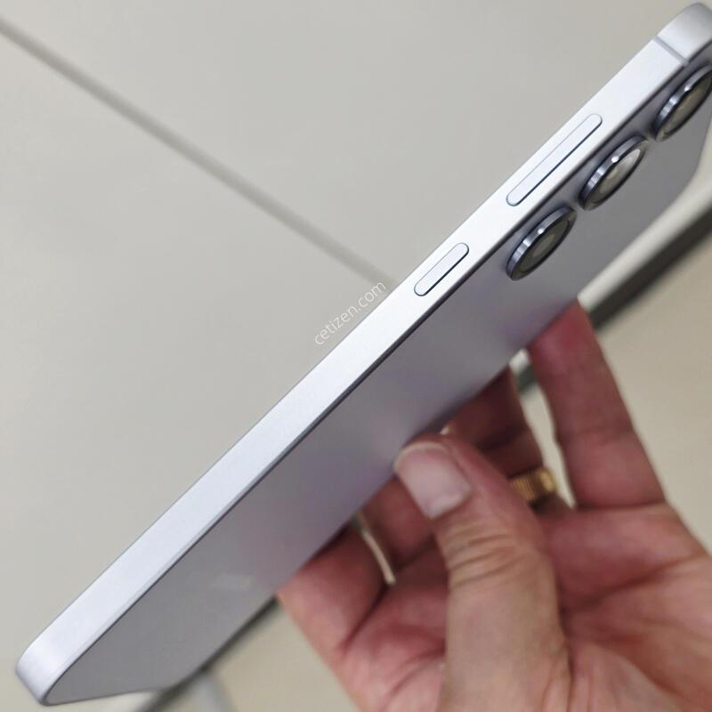 ������ S25�÷��� ���̽����� ���� A�� �Ǹ�