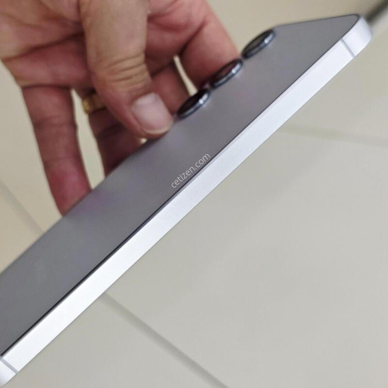 ������ S25�÷��� ���̽����� ���� A�� �Ǹ�