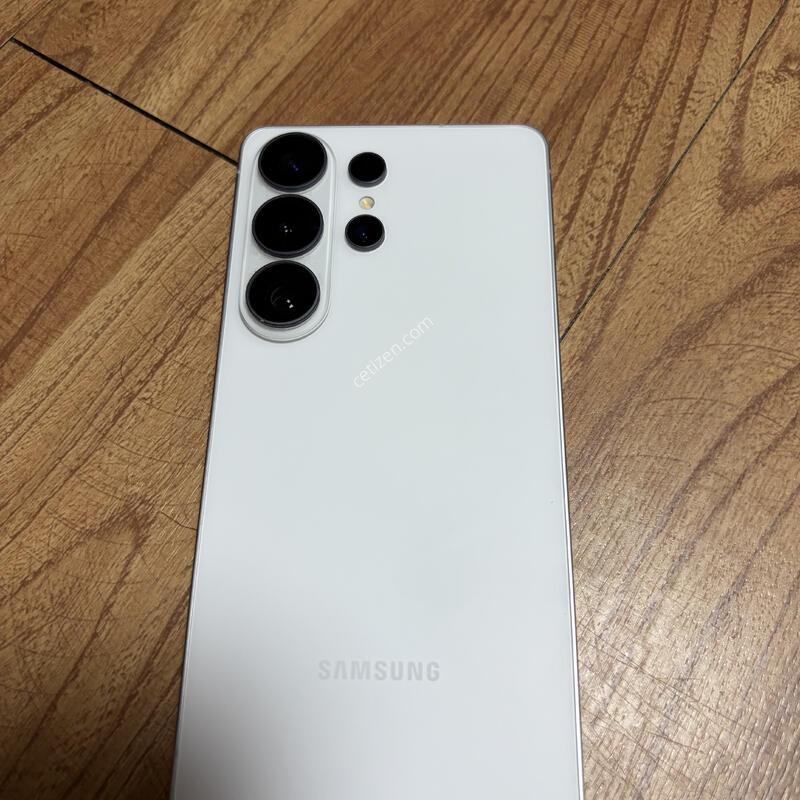 ������ S26��Ʈ�� ȭ��Ʈ 1TB �Ǹ��մϴ�.