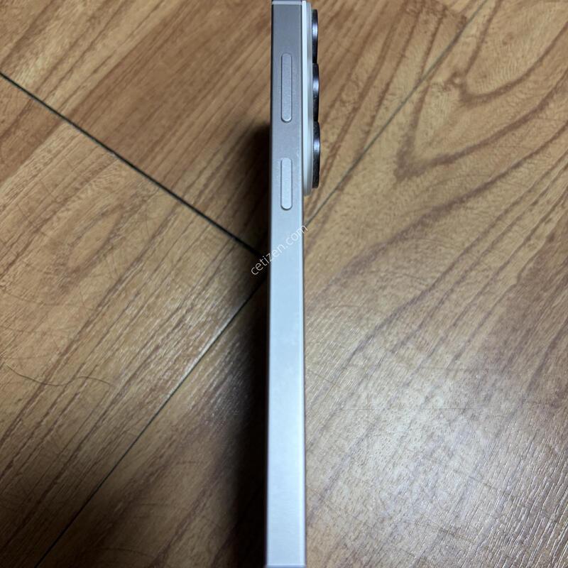 ������ S26��Ʈ�� ȭ��Ʈ 1TB �Ǹ��մϴ�.