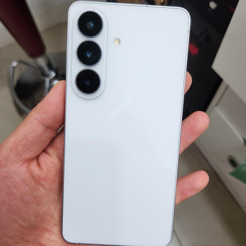 AAA�� S26 256GB