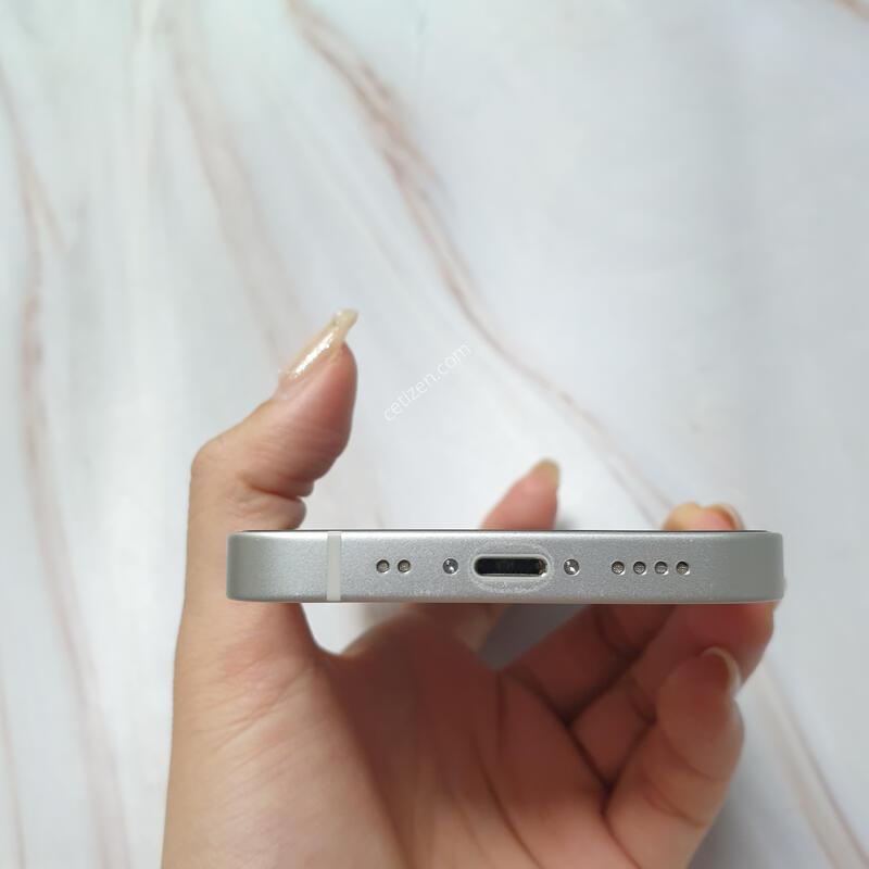 ������13�̴� ȭ��Ʈ 256G A�� �Ǹ��մϴ�