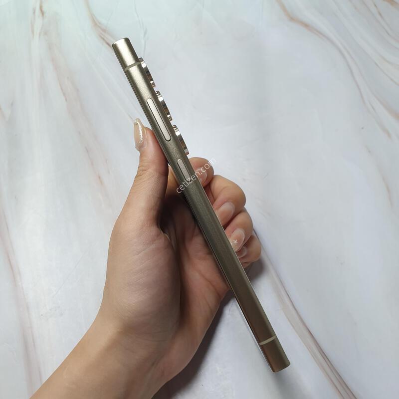 SK ������ S24��Ʈ�� ƼŸ�����ο� 256G A�� �Ǹ��մϴ�
