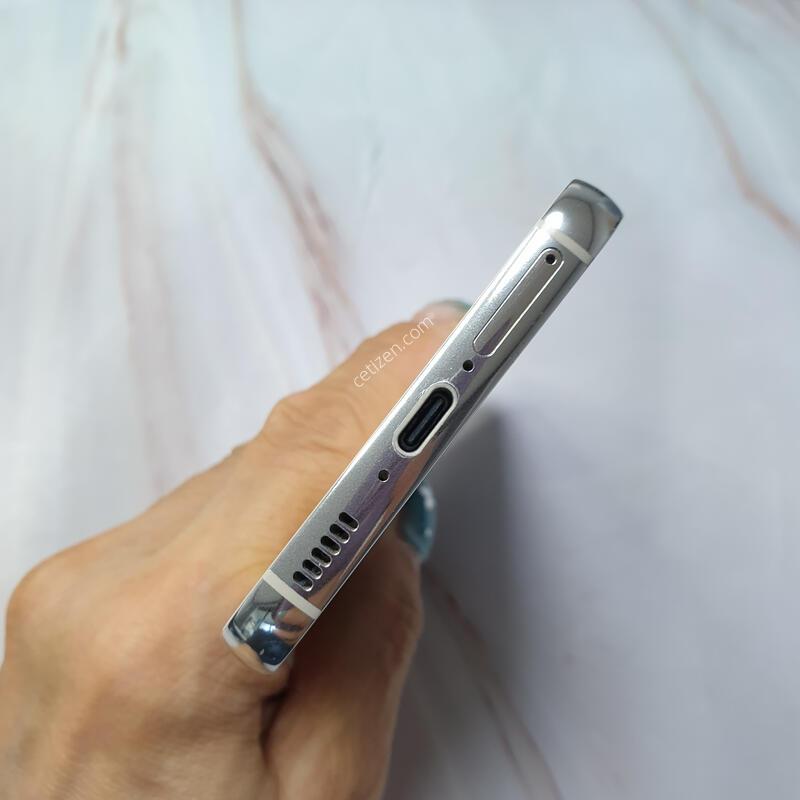 SK ������ S23 ũ�� 256G A�� �Ǹ��մϴ�