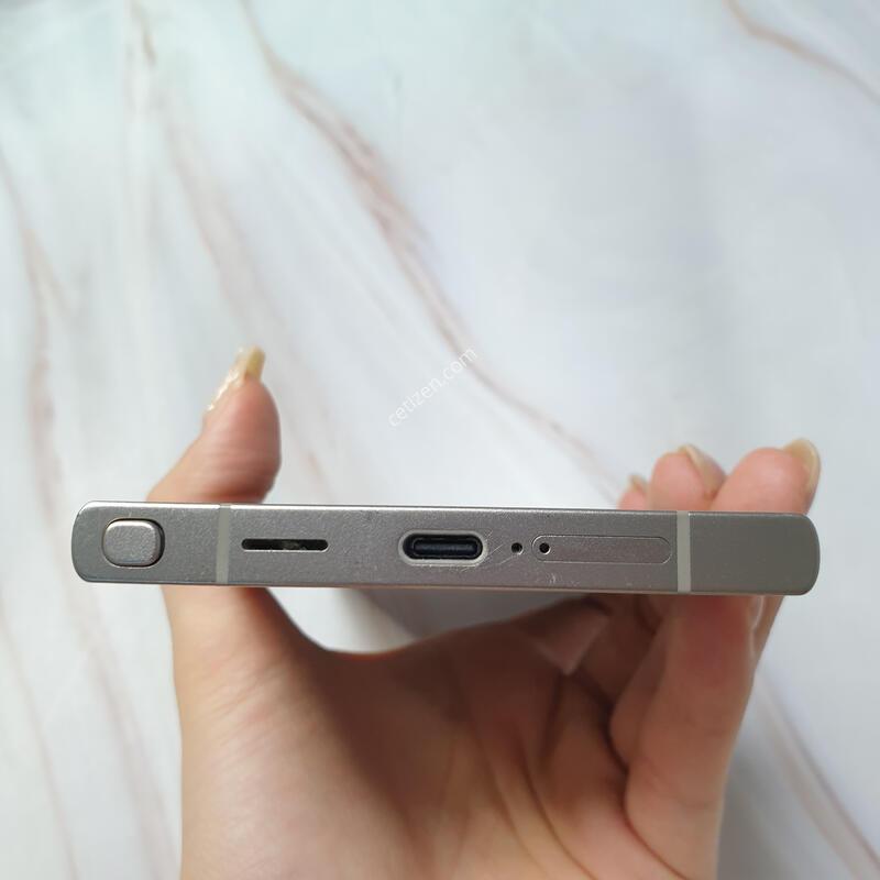 SK ������ S24��Ʈ�� ƼŸ���׷��� 256G A�� �Ǹ��մϴ�