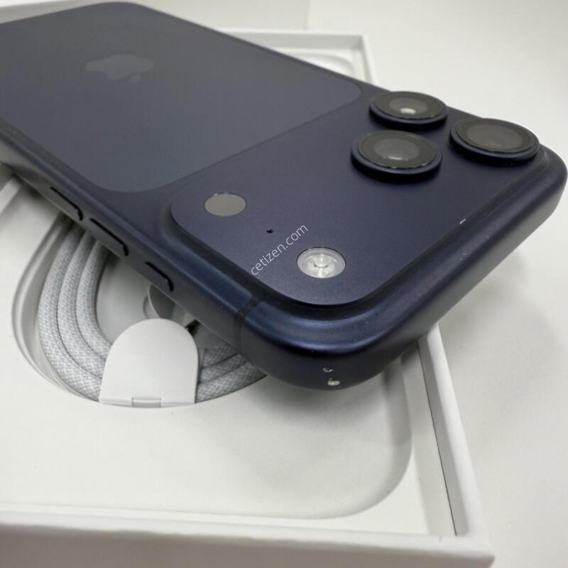 ������17���θƽ� 256GB �ڽ��� �Ǹ��մϴ�.