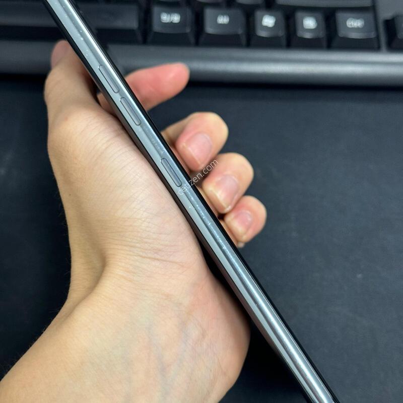 LG v40