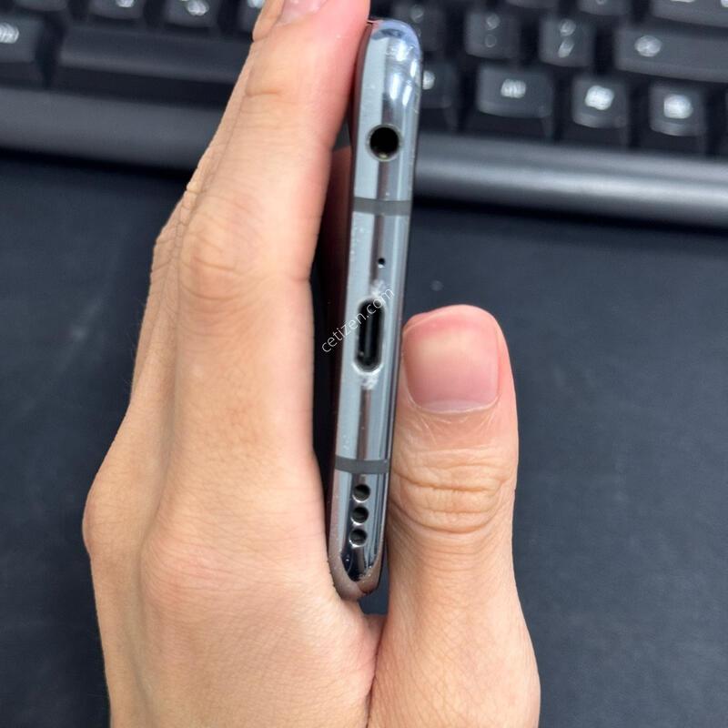 LG v40