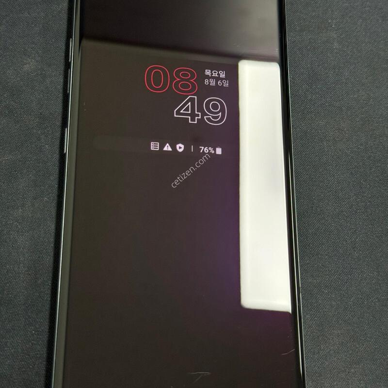 LG v40