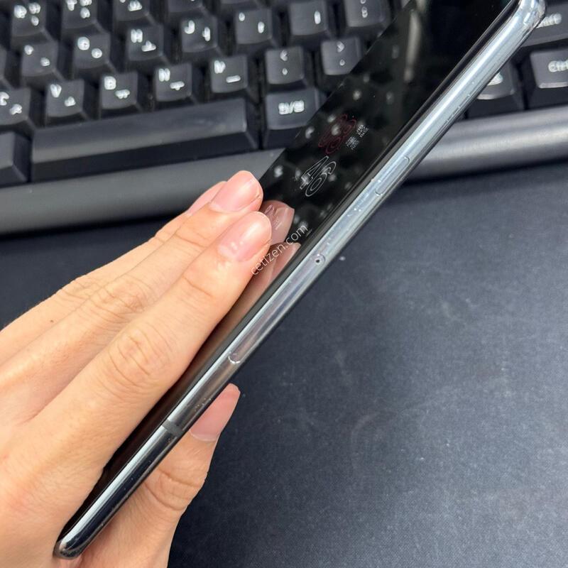 LG v40
