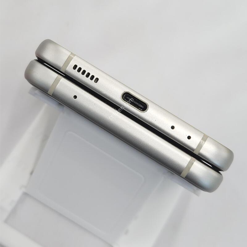 ������Z�ø�3 256G ���ܻ� ũ�� 63082