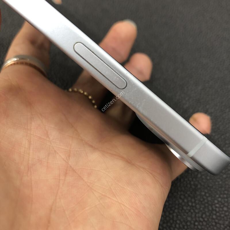 ������15�÷��� ���� 128G,�����ϰ� �Ǹ��մϴ�,���͸����� 86%