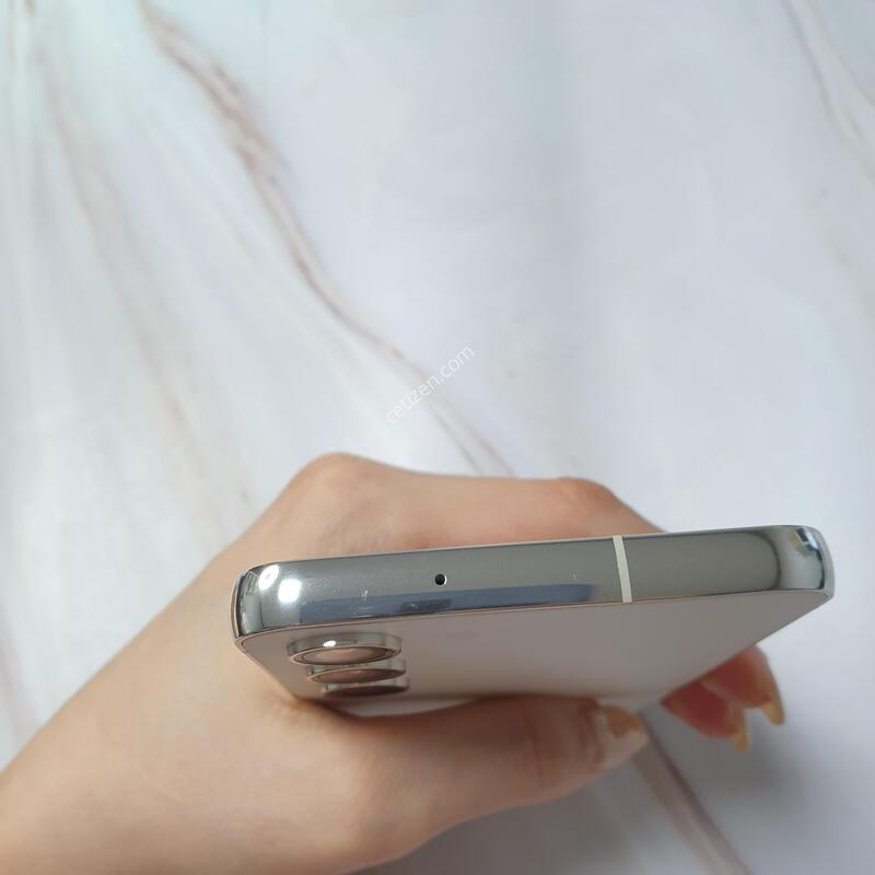 SK ������ S23 ũ�� 256G A�� �Ǹ��մϴ�