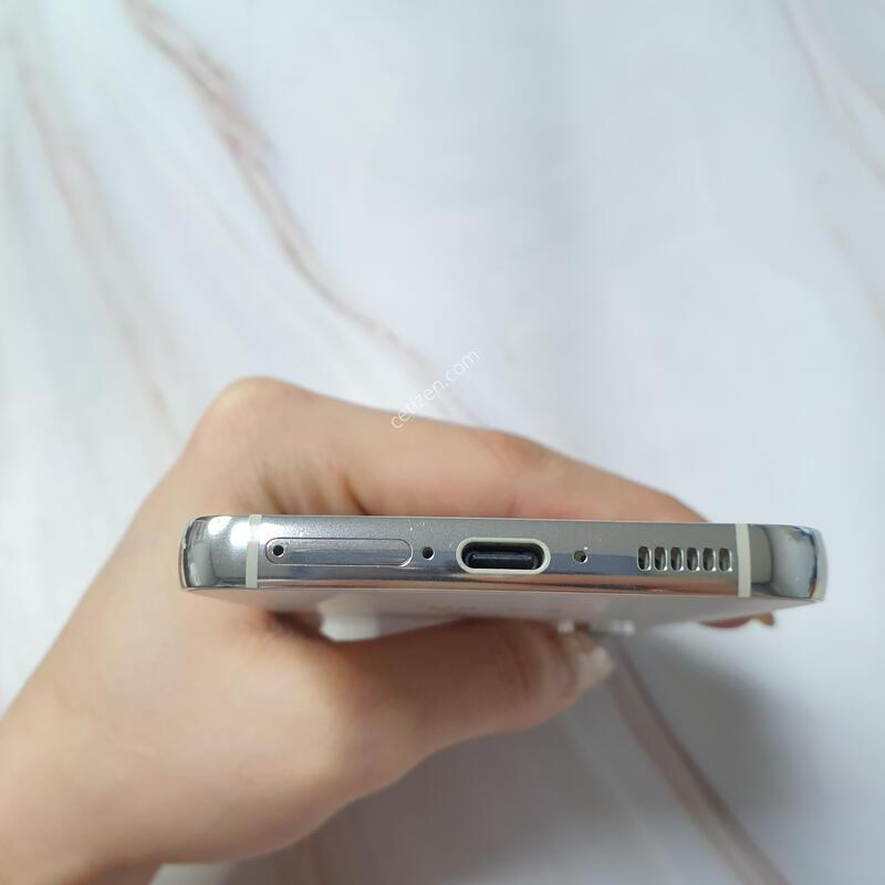 SK ������ S23 ũ�� 256G A�� �Ǹ��մϴ�