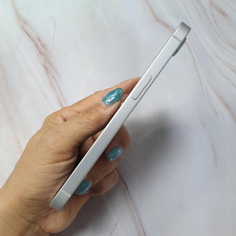 ������16e ȭ��Ʈ 128G S�� �Ǹ��մϴ�