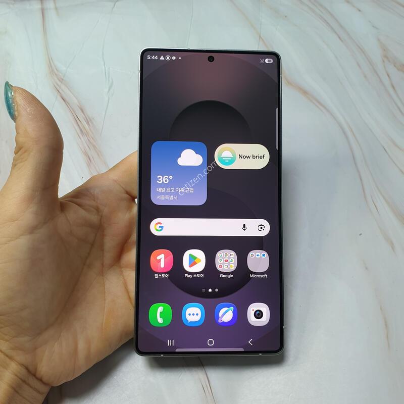 LG ������ S25��Ʈ�� ƼŸ���ǹ����� 256G A�� �Ǹ��մϴ�