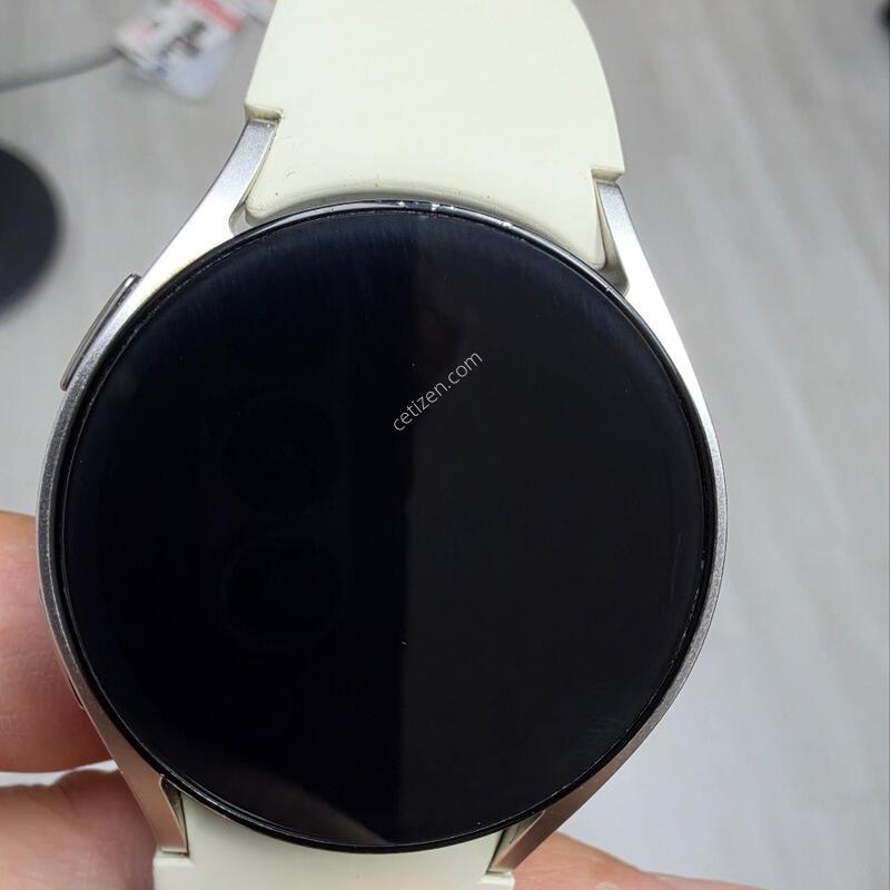 ������Z����6 512G �ǹ�������+ �����ÿ�ġ6 40mm LTE �ǹ�ũ��  �˴ϴ�.