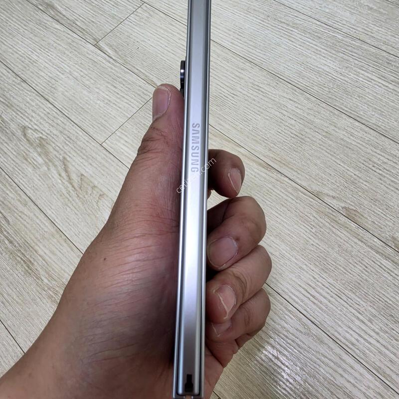 ����7 ktf 256gb �ǹ� �Ǹ��մϴ�.