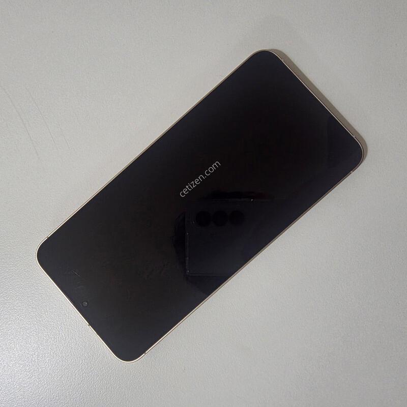 ������ S25+�÷��� ��ũ��� 512GB