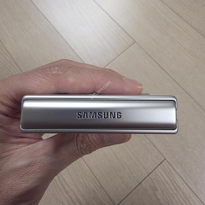 �Ｚ ������ �ø�4 512GB ���� ����������