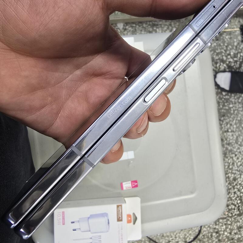 SK ����5(F946) 256G ������� ����� �˴ϴ�