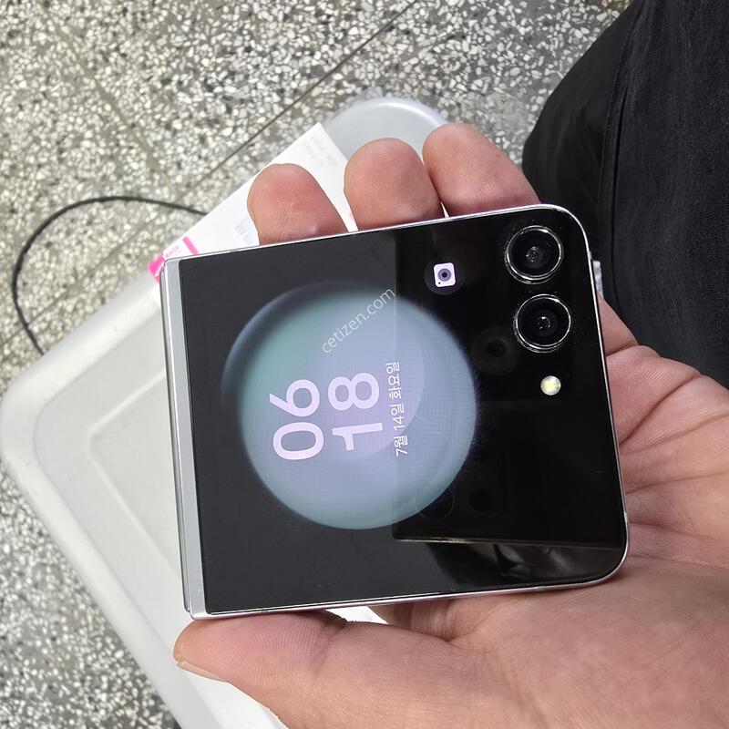 SK  �ø�5(F731) ��Ʈ���� 512G ����� �˴ϴ�