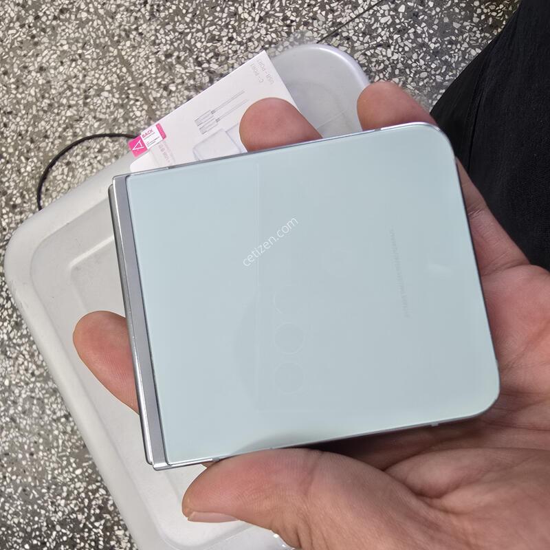 SK  �ø�5(F731) ��Ʈ���� 512G ����� �˴ϴ�