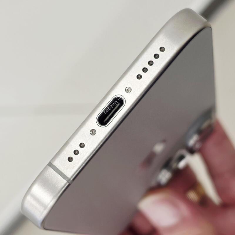 ������ 15���� ���� ƼŸ�� 256GB ����A�� �Ǹ�