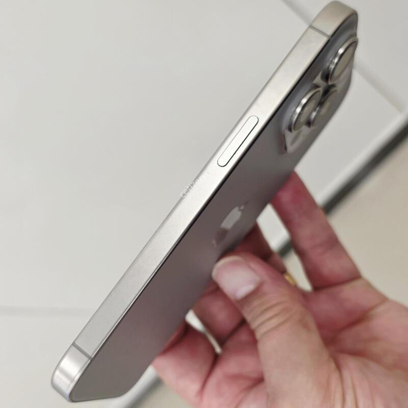 ������ 15���� ���� ƼŸ�� 256GB ����A�� �Ǹ�
