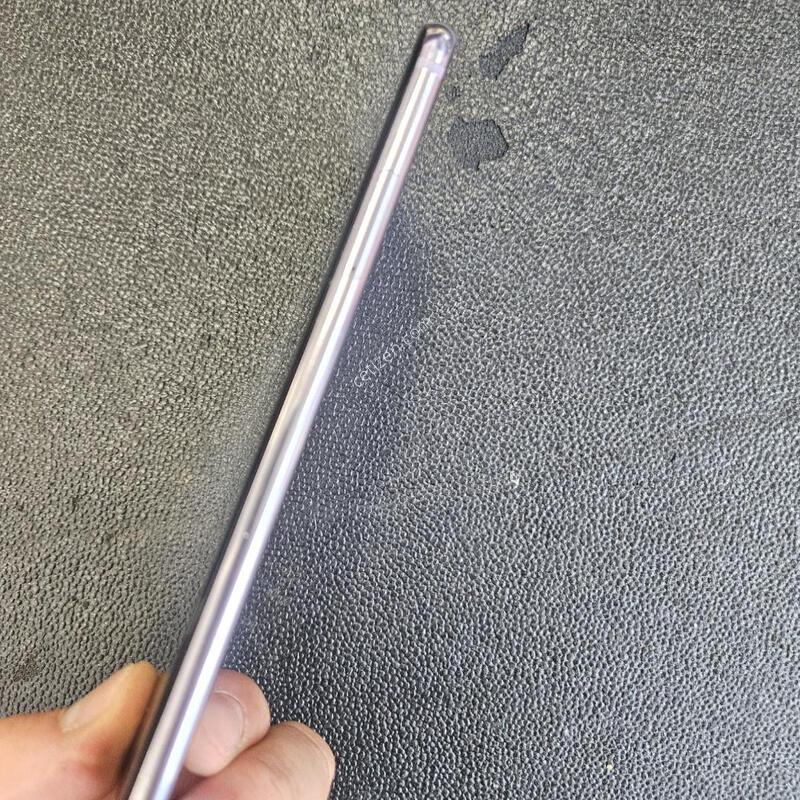 ������ ����V30S �������� �ܸ��� �߰���