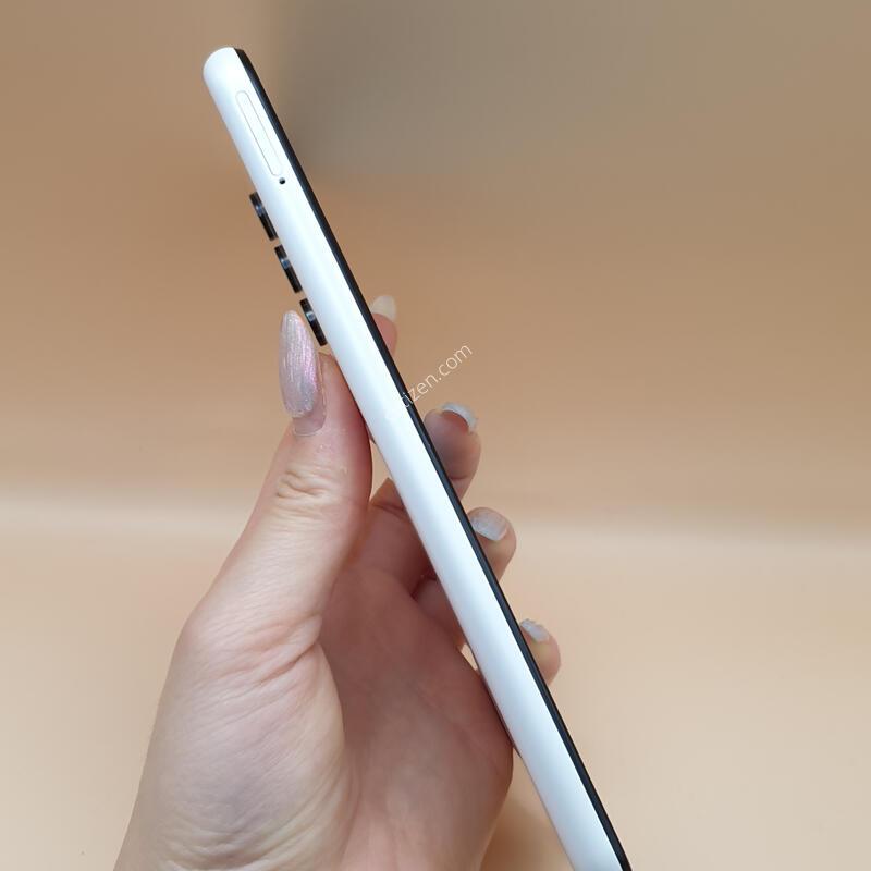 ������ ���̵�6 ȭ��Ʈ 128�Ⱑ S�� �Ǹ��մϴ�-A136S