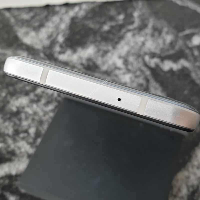 LG Q6 (X600L) �ǹ� (271788)