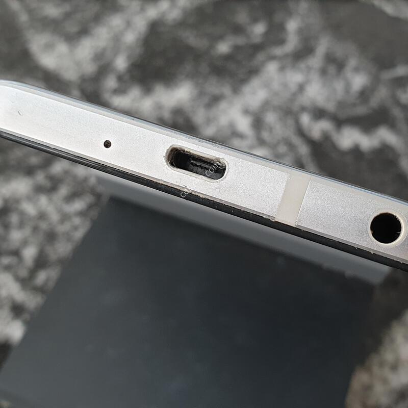 LG Q6 (X600L) �ǹ� (271788)